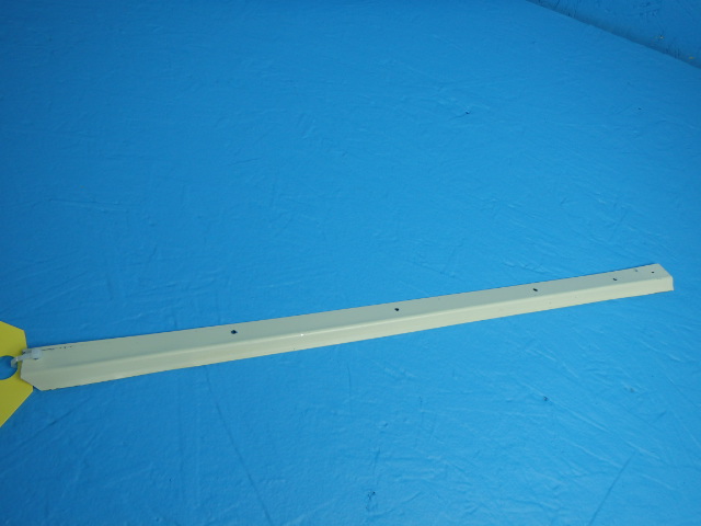 76274-00 Piper - RETAINER REAR WINDOW BOTTOM RIGHT