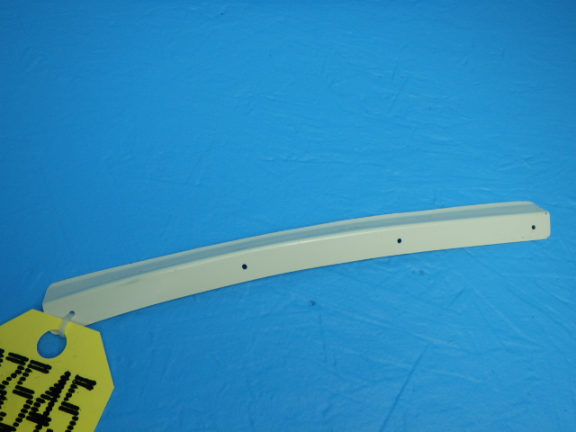 76267-00 Piper - RETAINER CENTER WINDOW REAR LEFT