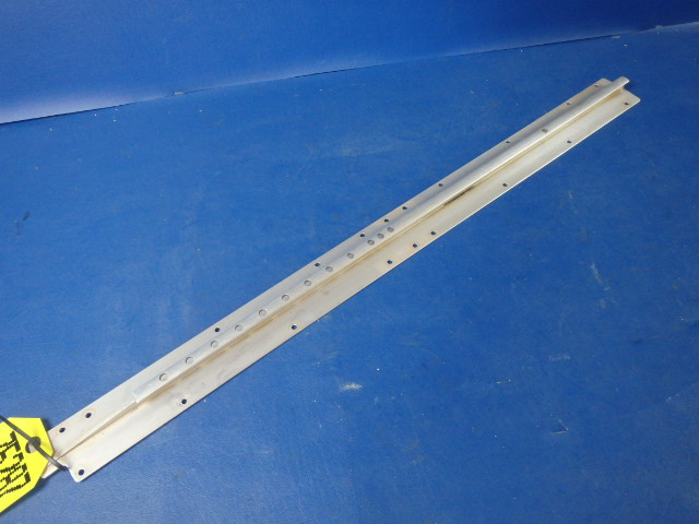 0511240-8 Cessna - SEAT RAIL-OUTBOARD RH
