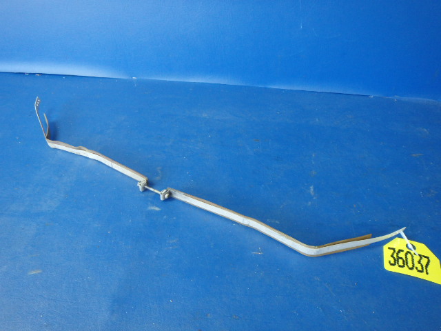 0426512 Cessna - STRAP-FUEL TANK INBOARD / OUTBOARD ( 2 straps)