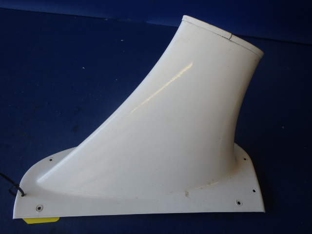 9909000-42 Cessna - FAIRING-RH LOWER WING STRUT(Plastic)