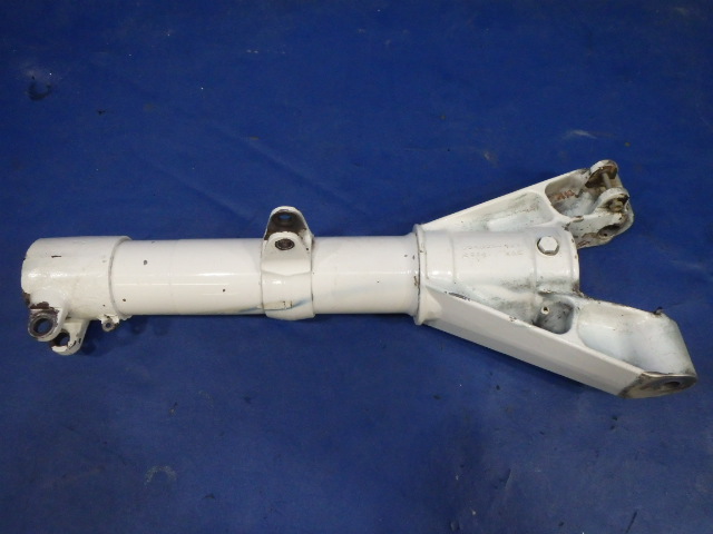 5041000-210 Cessna - TRUN- RH- MAIN GEAR STRUT