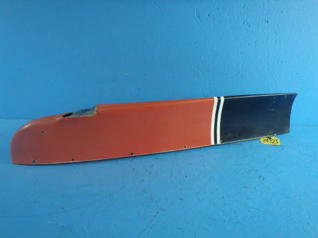 0523565-29 Cessna - WING TIP LEFT (CRACKED) Plastic