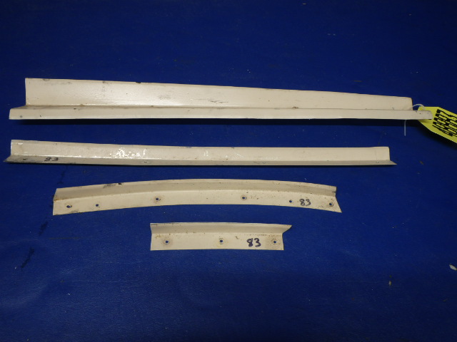 SET Piper - RETAINER - Rear window right RH