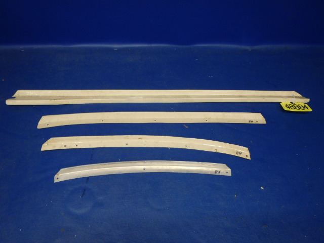 SET Piper - RETAINER - Front window Pilot left LH