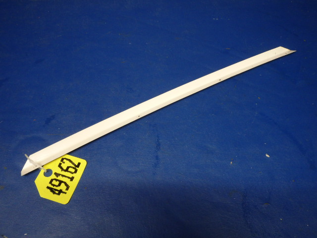 63071-05 Piper - RETAINER - Right top rear window