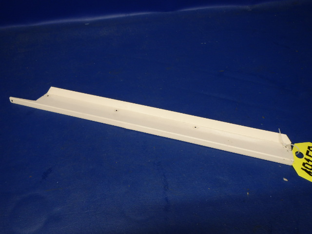 63071-08 Piper - RETAINER Left bottom rear window