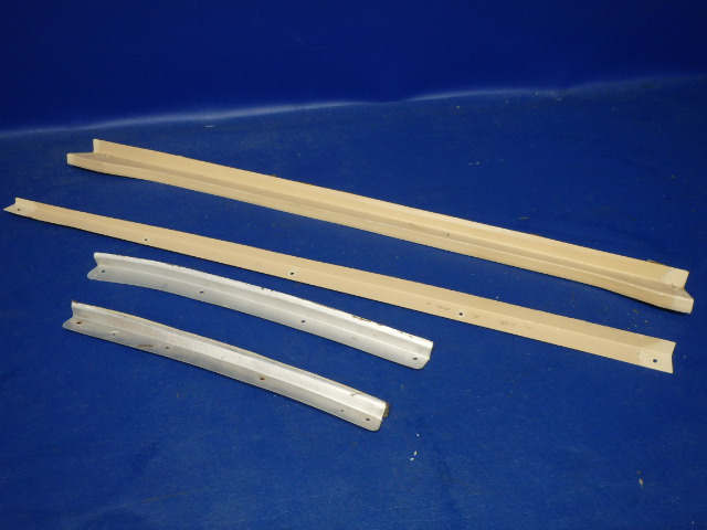 SET Piper - RH Rear Window Retainer Set