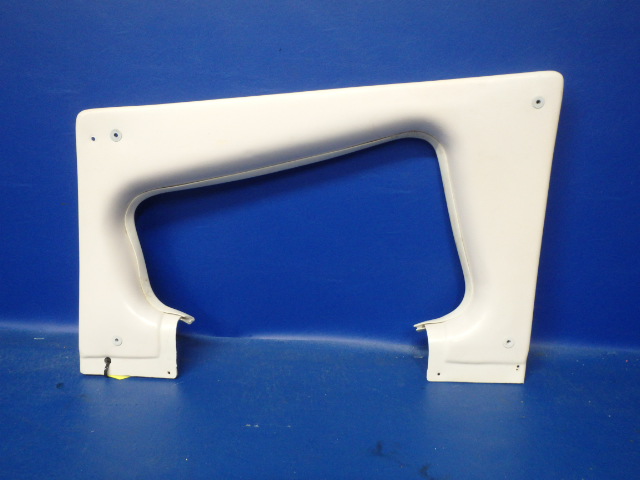 69859-07 Piper - COVER - Upper cargo door (Cracked at both upper corners) See photos