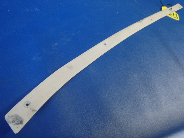 0414019-1 Cessna - RETAINER - DOORPOST SHIELD LH