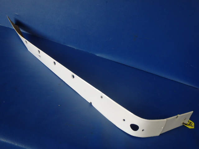 0520005-13 Cessna - WING FAIRING - -RH (small crack see details)