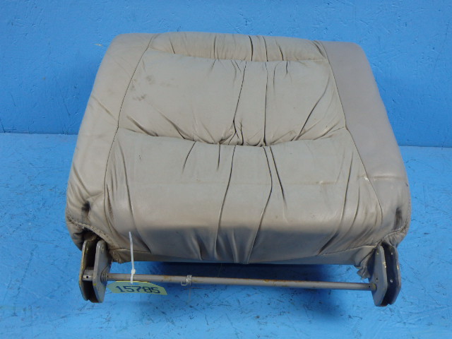 60-530295-1 Beechcraft - PASSENGER SEAT - BOTTOM