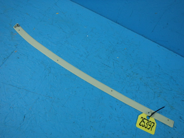 0414019-2 Cessna - RETAINER - DOORPOST SHIELD RH
