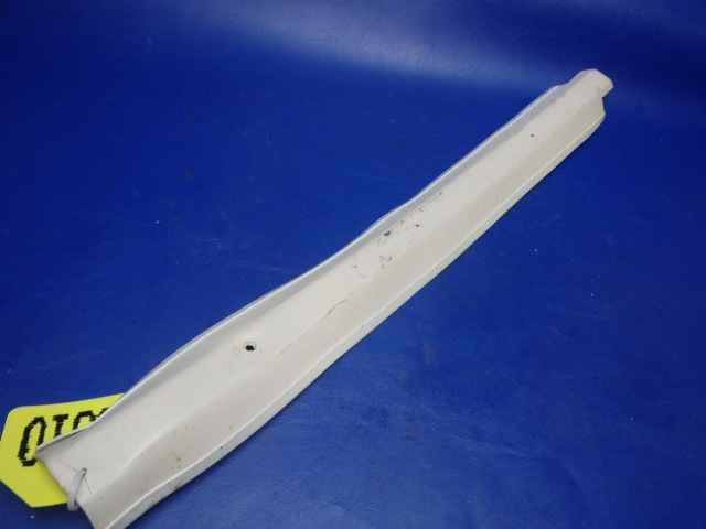 2415014-3 Cessna - Center Post