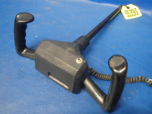 0513261-13 Cessna - CONTROL YOKE WHEEL 3/4 Shaft w/ Mike Switch
