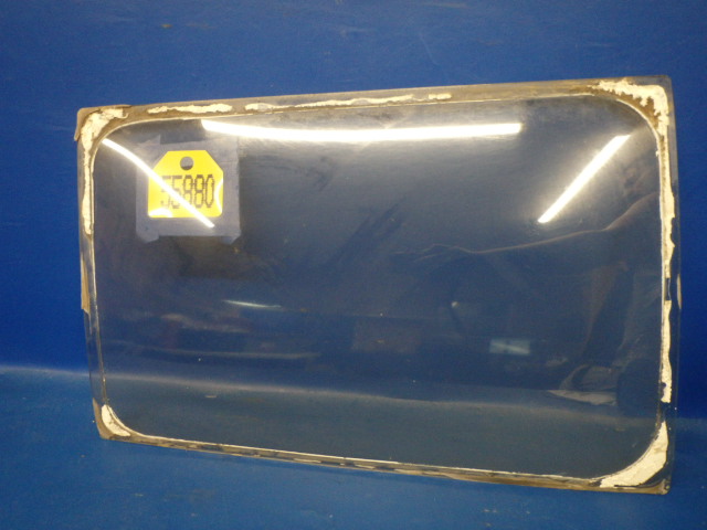76275-04 Piper - WINDOW CENTER LEFT .125 THICK tinted