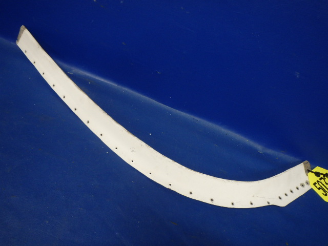 0412039-1 Cessna - RETAINER-WINDOW LOWER OUTER LH