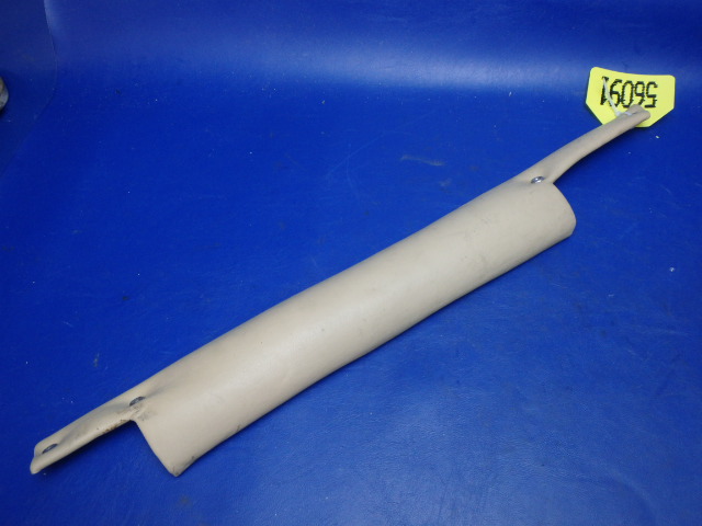 556 119 Piper - COVER-RH Window Sill Camel