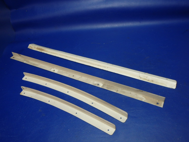 NPN Piper - Retainer Set-Left Center Window