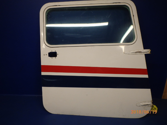 0511803-220 Cessna - STRUCTURE - RH CABIN DOOR TINTED WINDOW
