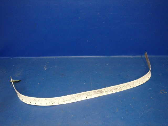 0513230-36 Cessna - RETAINER - Windsheild Bottom