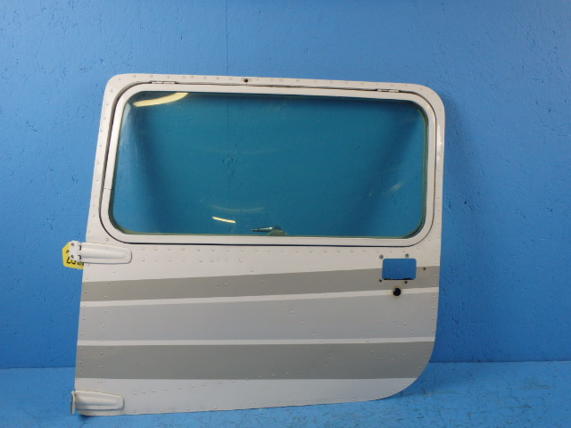 0413033-207 Cessna - DOOR ASSEMBLY CABIN LH(Less Door and Window Latch) Cracked - See details