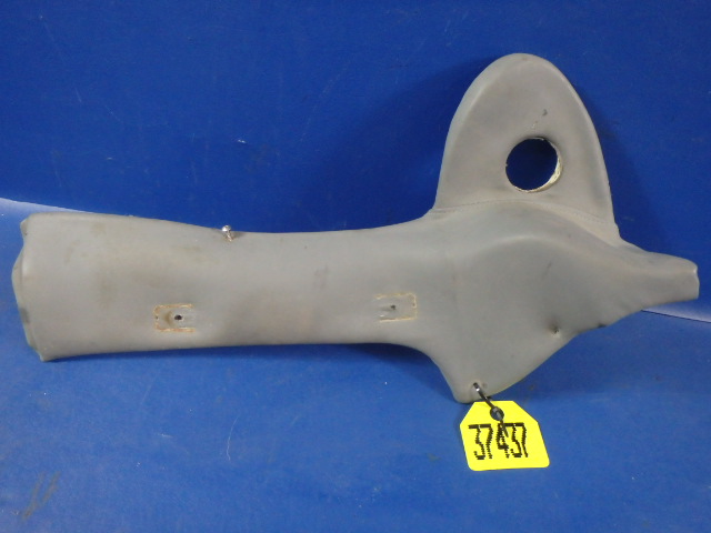 0700702-18 Cessna - SHIELD-DOORPOST RH PADDED