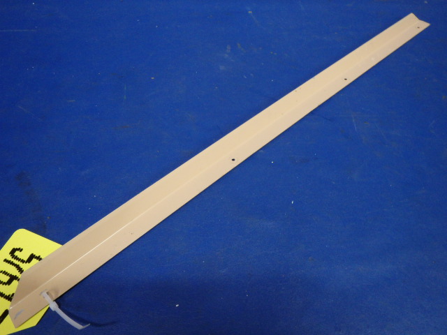 63071-04 Piper - Retainer-LH Rear Window Top