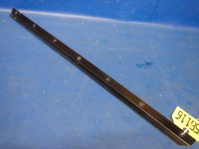 63071-04 Piper - Retainer-LH Rear Window Top
