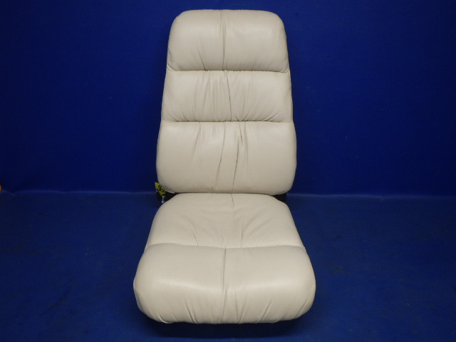 96827-03 Piper - SEAT - Center right forward facing (Synthetic Leather)