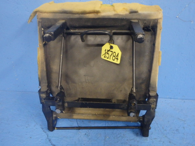 60-530295-1 Beechcraft - PASSENGER SEAT - BOTTOM