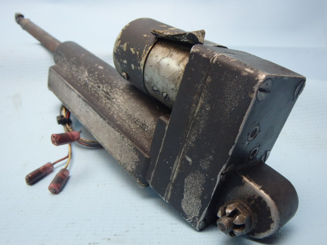 96-380021-15 Beechcraft - Cowl Flap Actuator