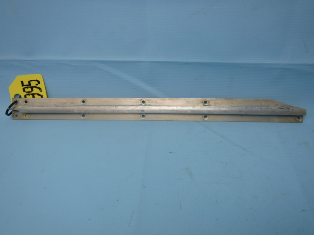 0410235-2 Cessna - SEAT RAIL- RH OUTBOARD