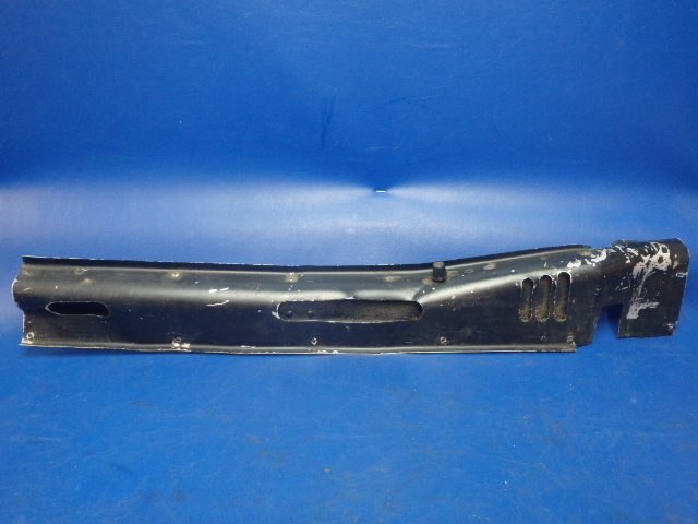 36511-02 Piper - DUCT ASSEMBLY - Cabin heat center left (DENTED -SEE PHOTOS)