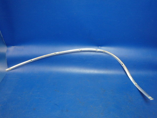 63142-13 Piper - TRIM STRIP - Door frame top rear