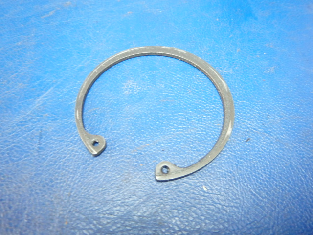 484 705 Piper - RING - Retaining (5000-200)