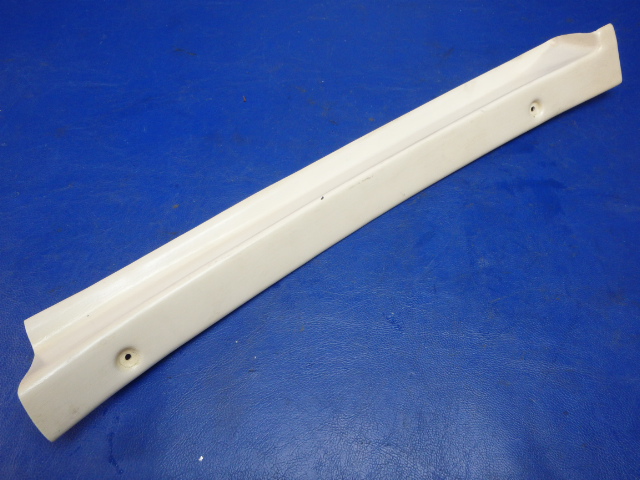 63126-03 Piper - Trim Strip-Window Post Right