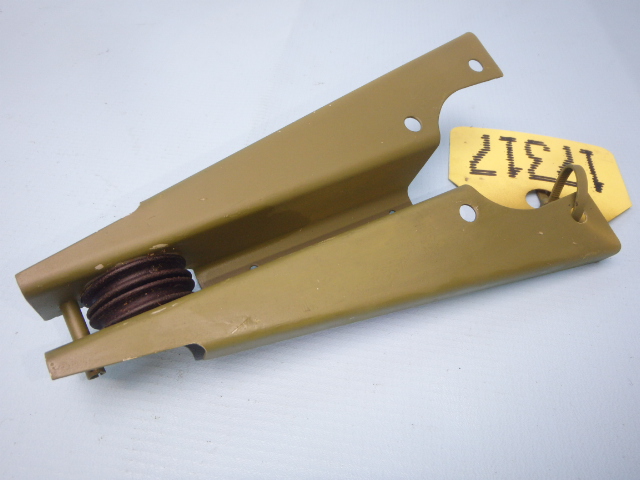 60-524104-1 Beechcraft - BRACKETRUDDER TAB CABLE PULLEY/STA 339/