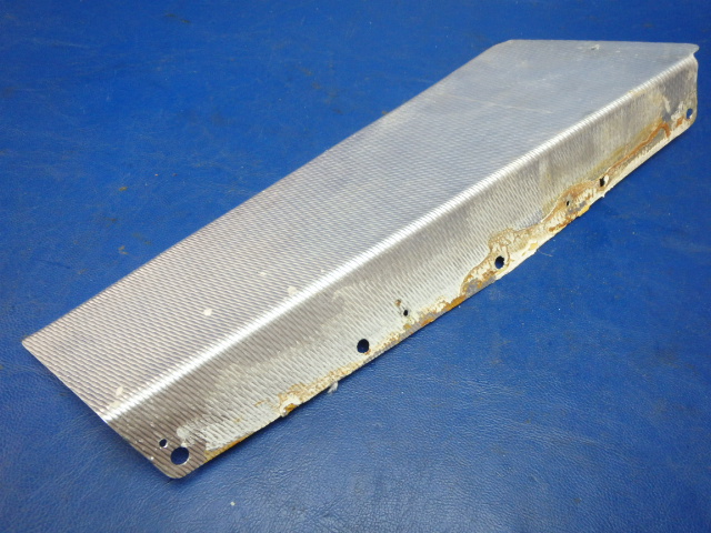 63117-01 Piper - PLATE Scuff right