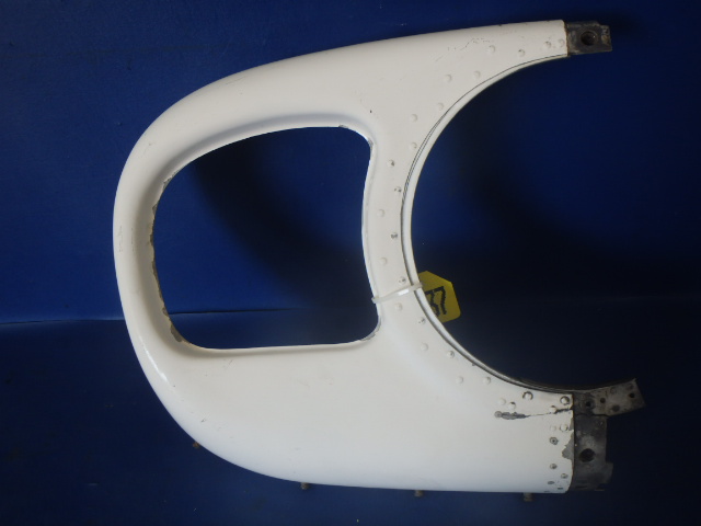 0851005-24 Cessna - NOSE CAP - COWL RH (CRACKED/PATCHED SEE PHOTOS)