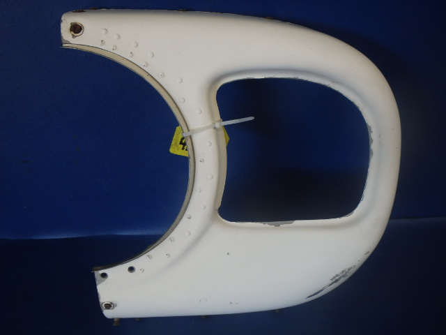 0851005-23 Cessna - NOSE CAP - COWL LH (Cracked)