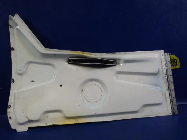 0826002-205 Cessna - DOOR ASSEMBLY RH- STRUT