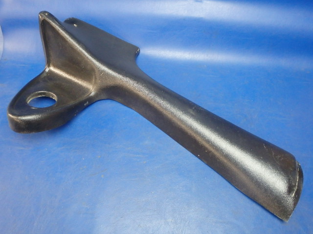 0711133-62 PLANE PLASTICS, LTD. - SHIELD - RH FRONT DOOR POST