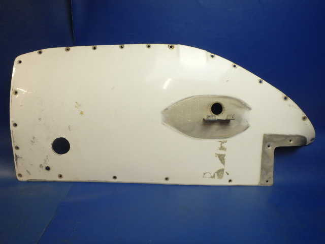 0823413-32 Cessna - FAIRING RH - LOWER TIP TANK w/0823403-2 SUPPORT - VENT SHIELD