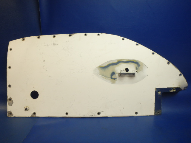 0823413-28 Cessna - FAIR RH- LOWER TIP TANK