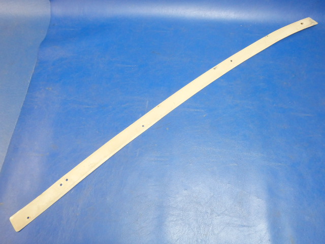 0414019-2 Cessna - RETAINER - DOORPOST SHIELD RH