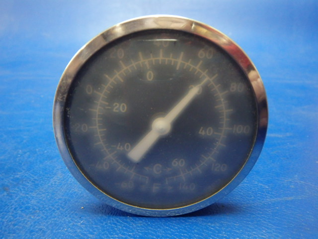 0413163-18 Cessna - Outlet-w/ Outside Temp Gauge (Cloudy face)