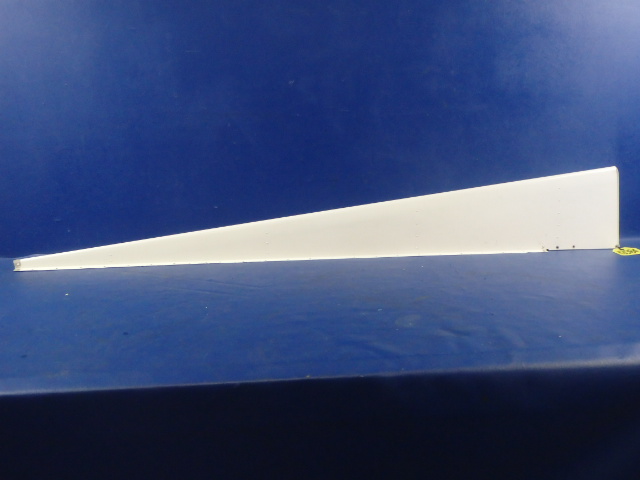 0431023-1 Cessna - DORSAL FIN (cracked at bolt hole)