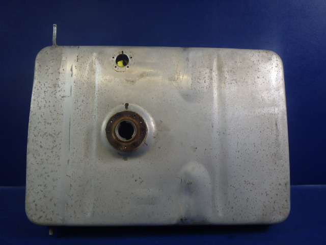 0426508-21 Cessna - TANK - FUEL LH Dent