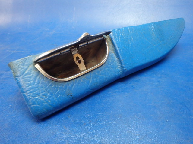 0715039-4 Cessna - Armrest-Rear RH